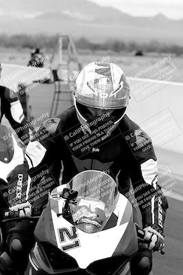 media/Mar-20-2023-Moto Forza (Mon) [[d0bbc59e78]]/Around the Pits/